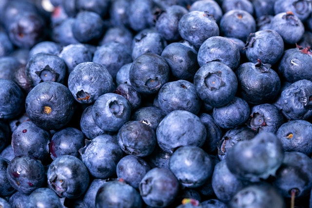 9 Health and Beauty Benefits of Blueberries